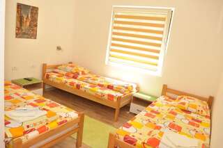 Гостевой дом Apartments & Rooms Bojic Колашин Стандартный трехместный номер-2