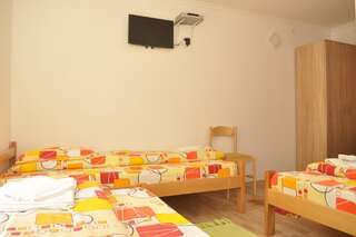 Гостевой дом Apartments & Rooms Bojic Колашин Стандартный трехместный номер-7