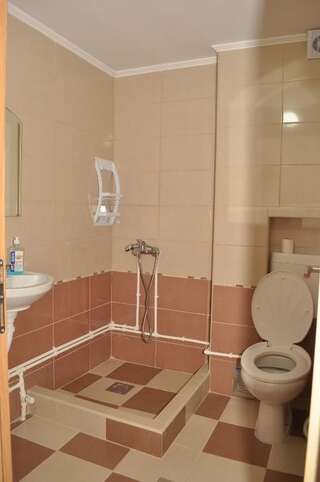 Гостевой дом Apartments & Rooms Bojic Колашин Стандартный трехместный номер-27